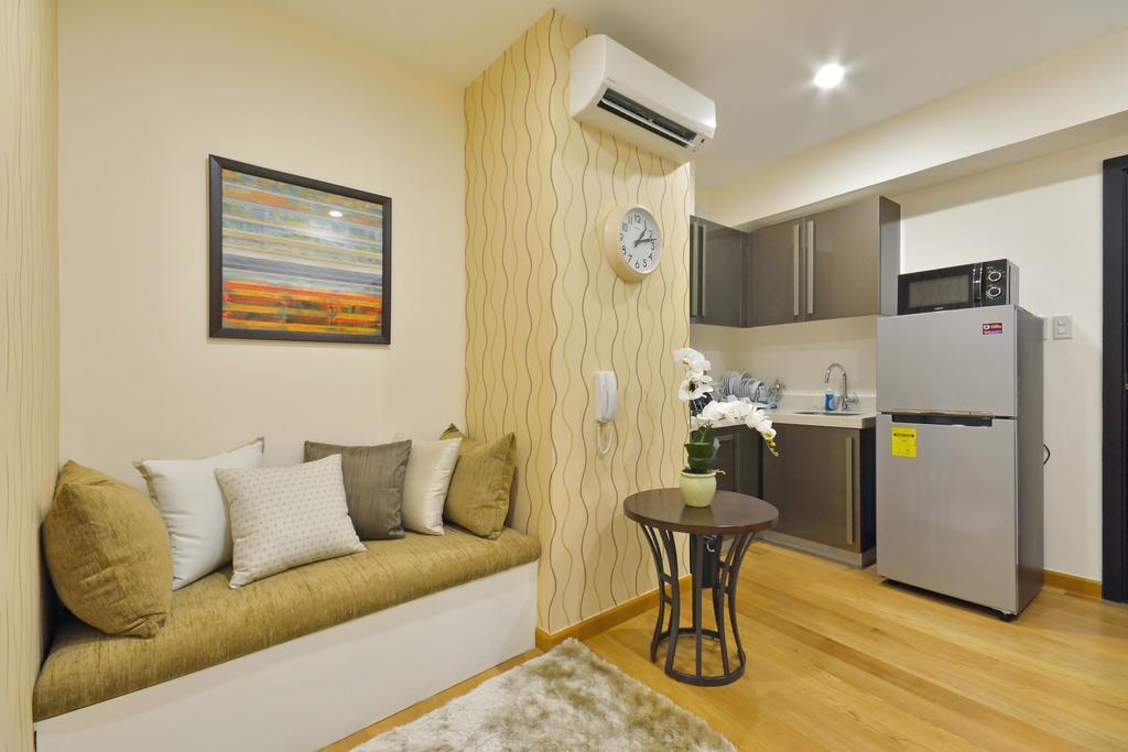 Milano Versace Suites Макати Экстерьер фото