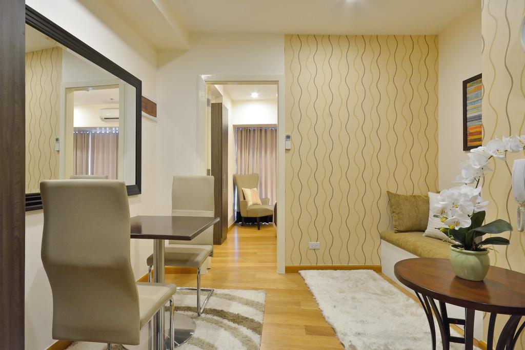 Milano Versace Suites Макати Экстерьер фото
