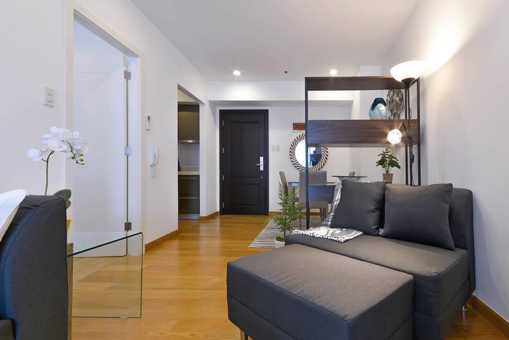Milano Versace Suites Макати Экстерьер фото