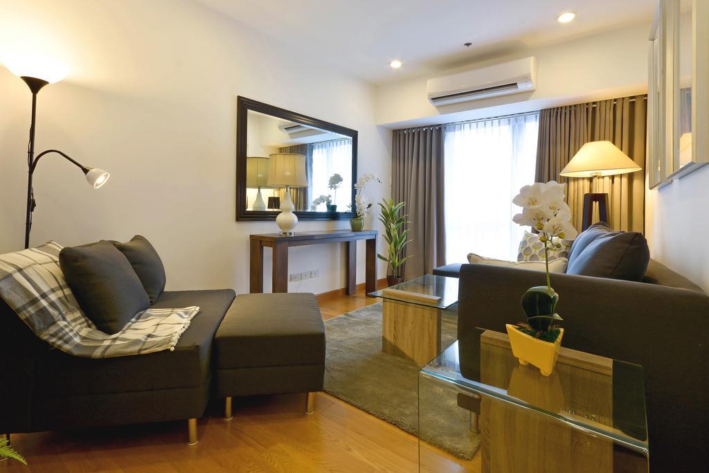Milano Versace Suites Макати Экстерьер фото