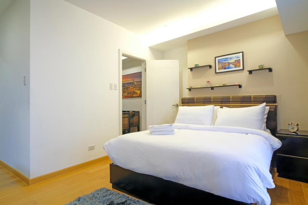 Milano Versace Suites Макати Экстерьер фото