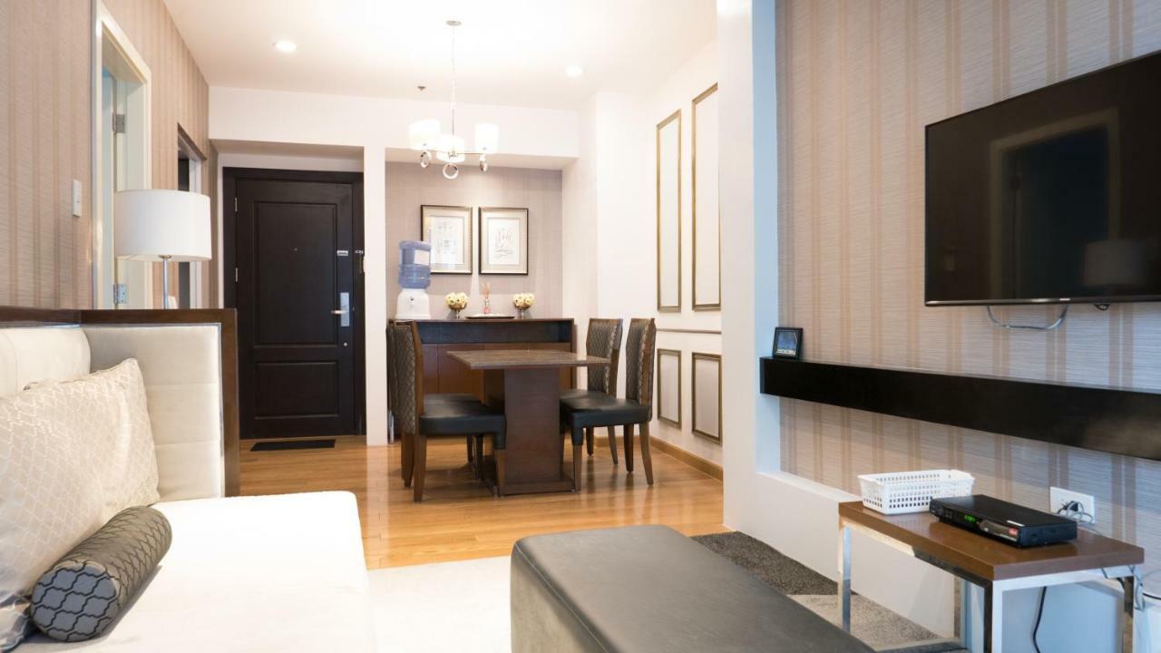Milano Versace Suites Макати Экстерьер фото