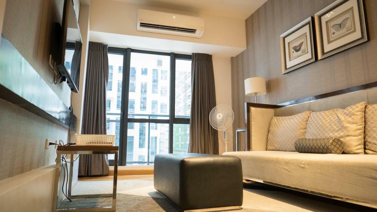 Milano Versace Suites Макати Экстерьер фото